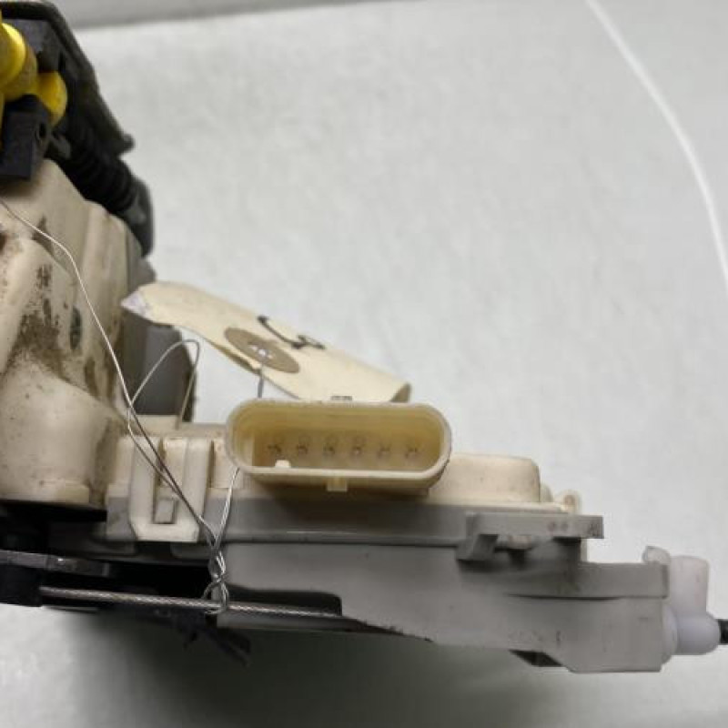 Serrure arriere droit AUDI A4 3 Photo n°5