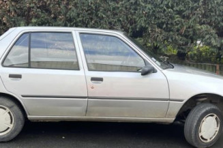 Optique avant secondaire gauche (feux)(clignotant) PEUGEOT 205