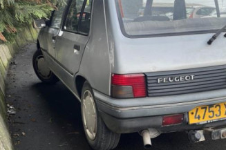 Optique avant secondaire gauche (feux)(clignotant) PEUGEOT 205