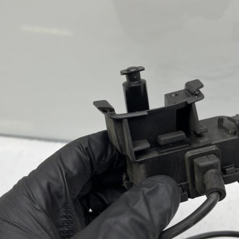 Actionneur verrou trappe d'essence VOLKSWAGEN GOLF 7 Photo n°2
