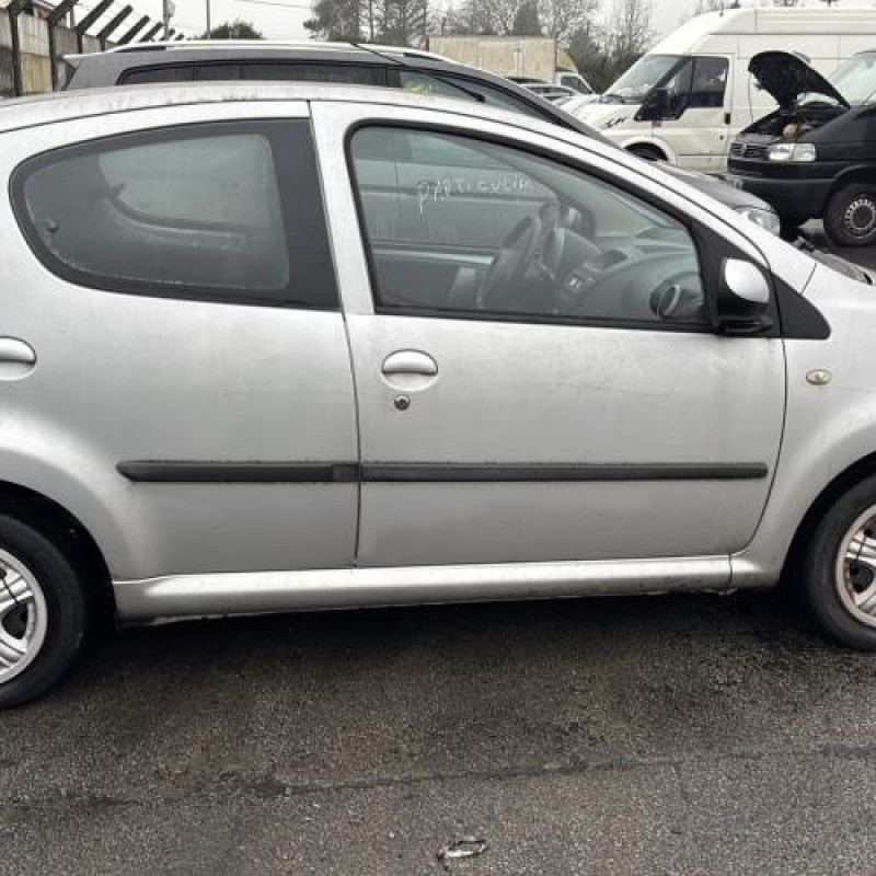 Ceinture avant droit PEUGEOT 107 Photo n°7