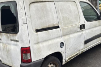 Moteur essuie glace avant PEUGEOT PARTNER 1