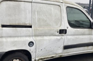 Moteur essuie glace avant PEUGEOT PARTNER 1
