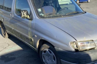 Serrure avant gauche CITROEN BERLINGO 1
