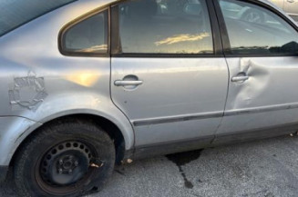 Serrure de coffre VOLKSWAGEN PASSAT 4