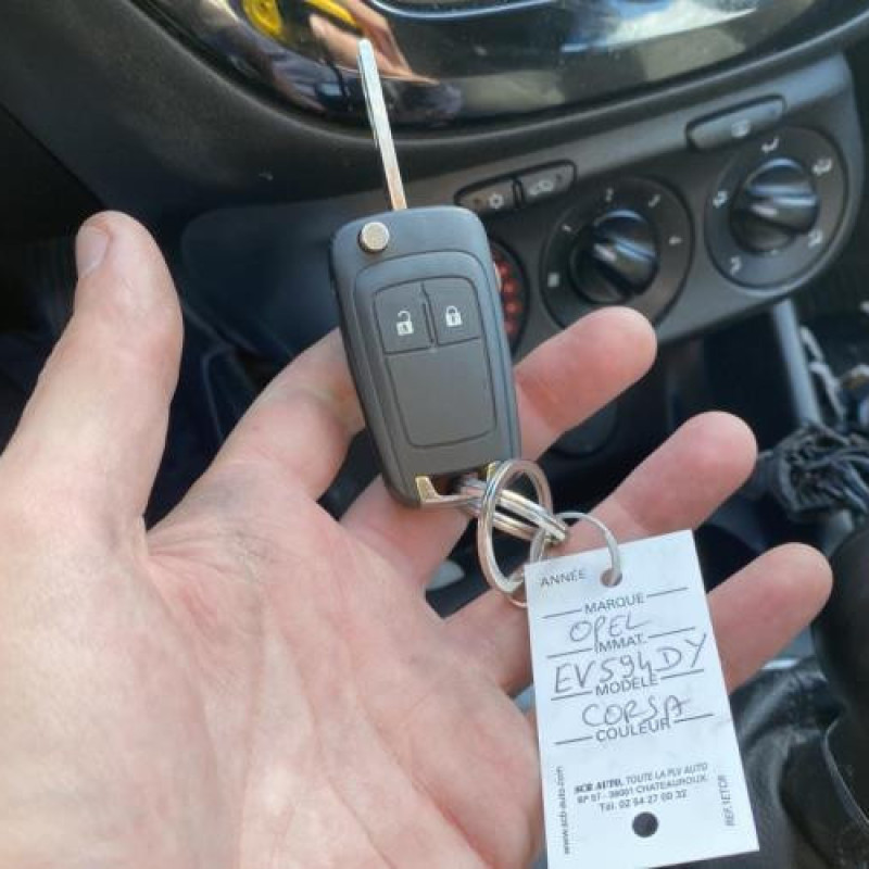 Feu arriere principal droit (feux) OPEL CORSA E Photo n°14