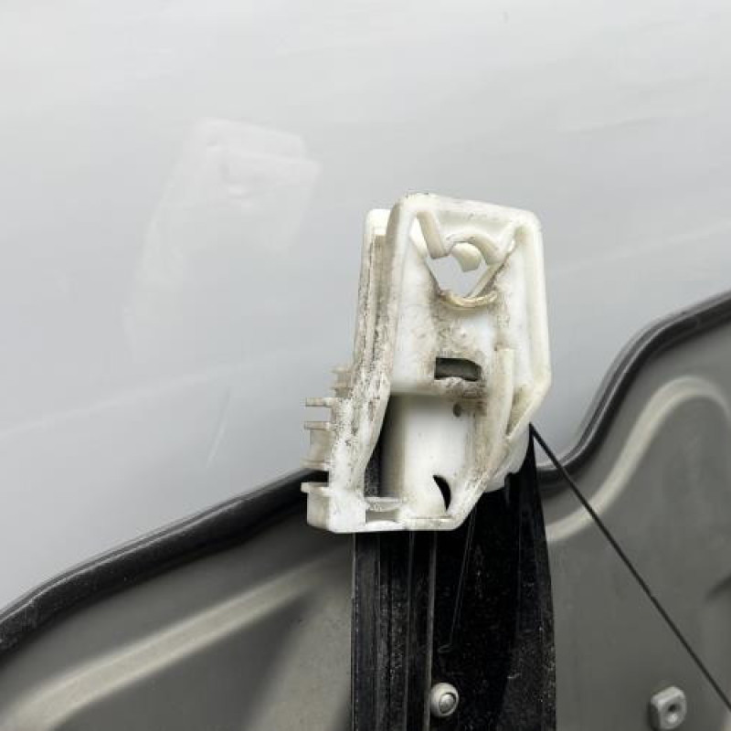 Leve vitre electrique avant gauche SKODA OCTAVIA 2 Photo n°7