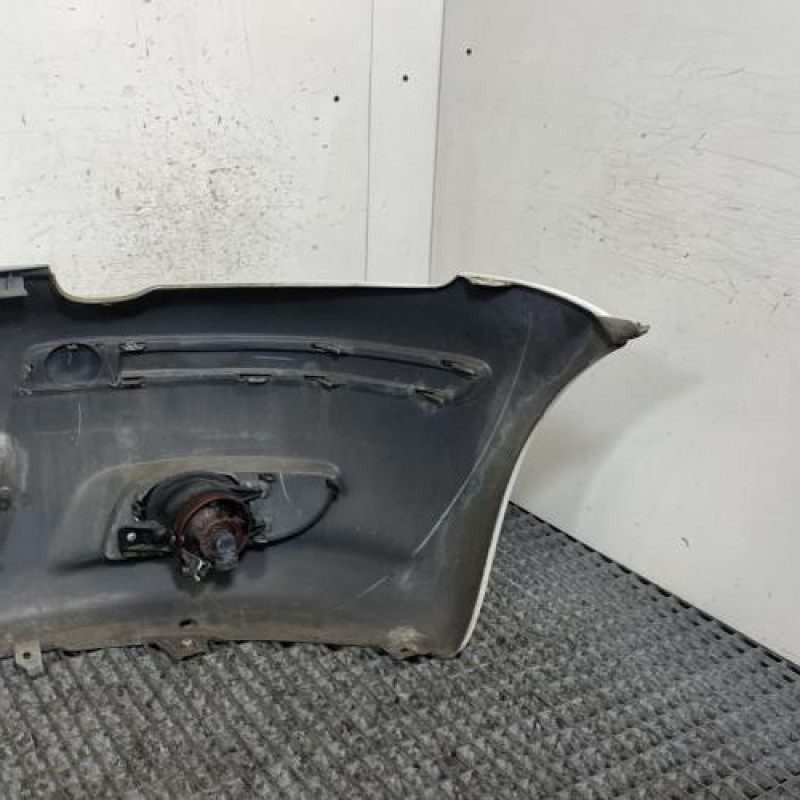 Pare choc avant TOYOTA YARIS 1 Photo n°4