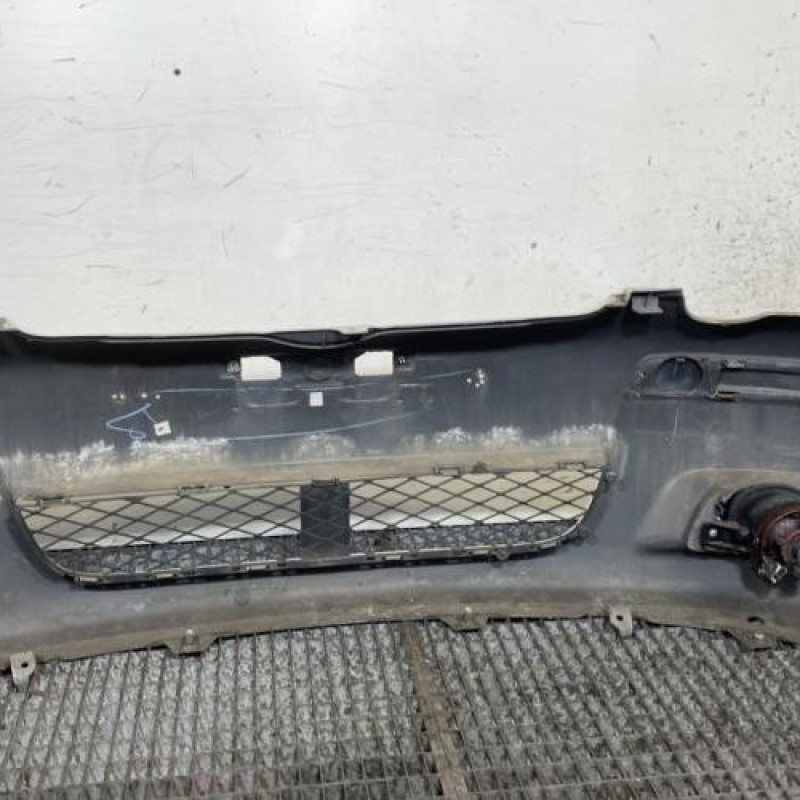 Pare choc avant TOYOTA YARIS 1 Photo n°5