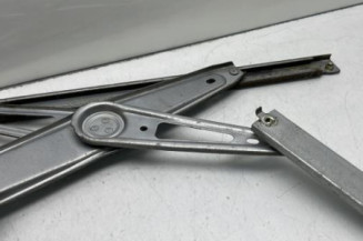 Leve vitre electrique avant gauche TOYOTA YARIS 1