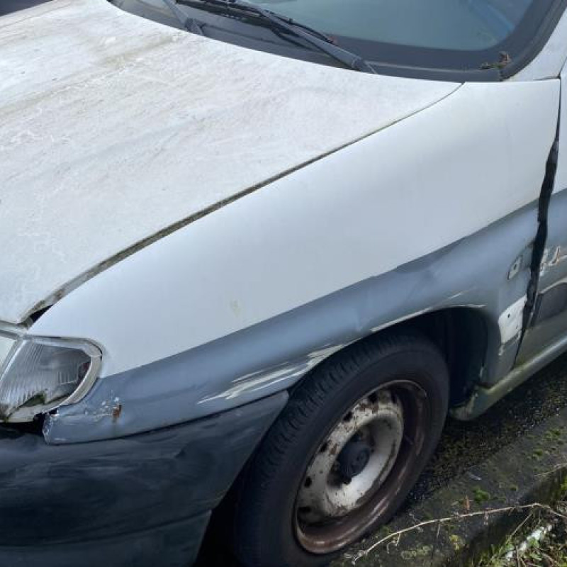 Bouton de warning PEUGEOT PARTNER 1 Photo n°13