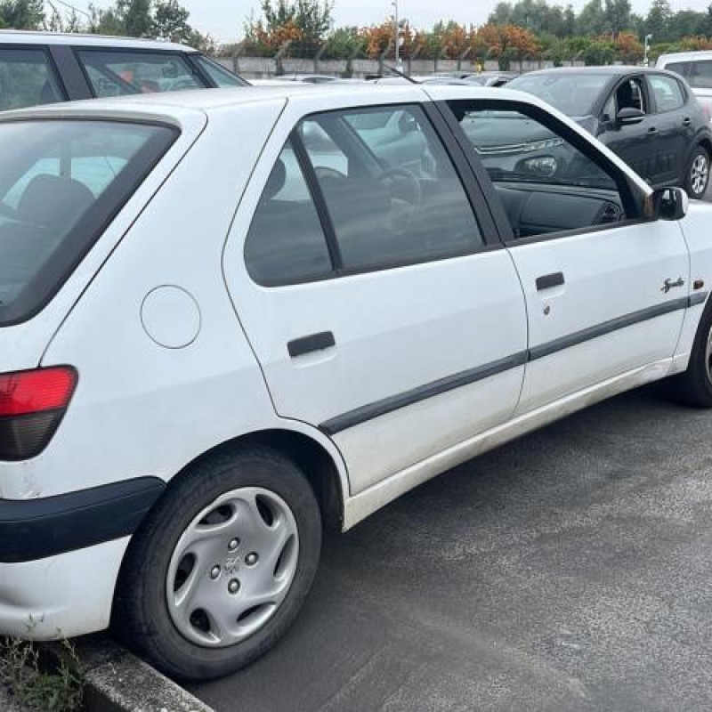 Retroviseur gauche PEUGEOT 306 Photo n°16