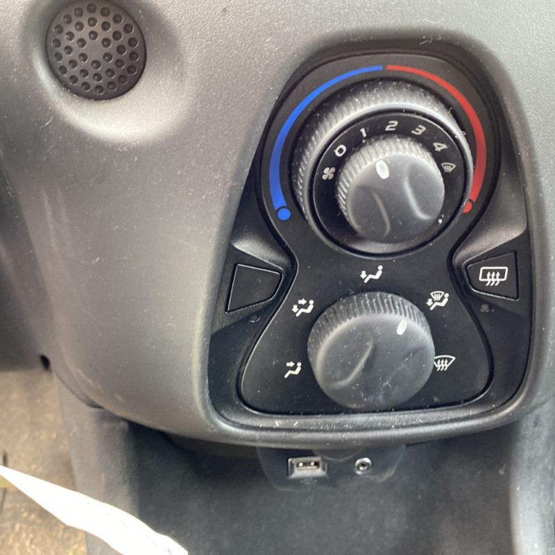 CITROEN C1 2 1.0 VTI - 12V Photo n°17
