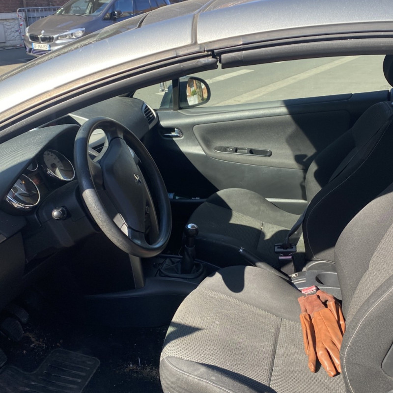 PEUGEOT 207 PHASE 2 CABRIOLET 1.6i - 16V Photo n°7