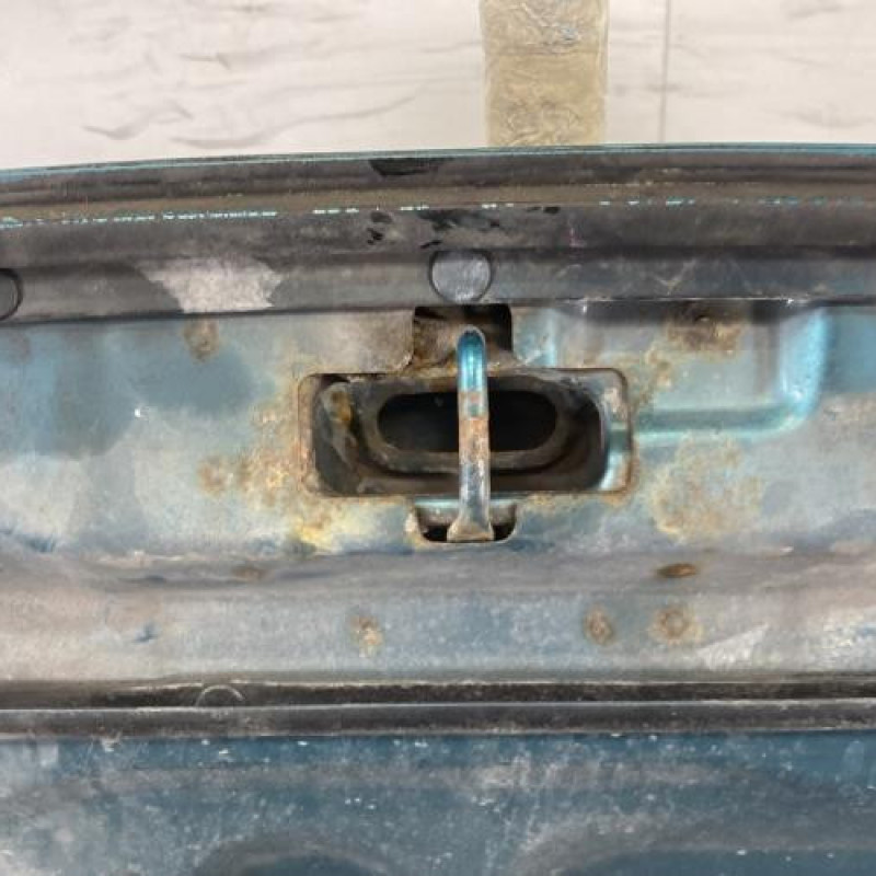 Capot MAZDA 323 5 Photo n°6