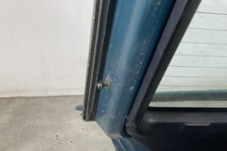Malle/Hayon arriere MAZDA 323 5