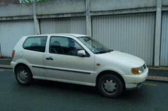 Aile avant droit VOLKSWAGEN POLO 3