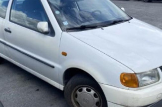 Aile avant droit VOLKSWAGEN POLO 3
