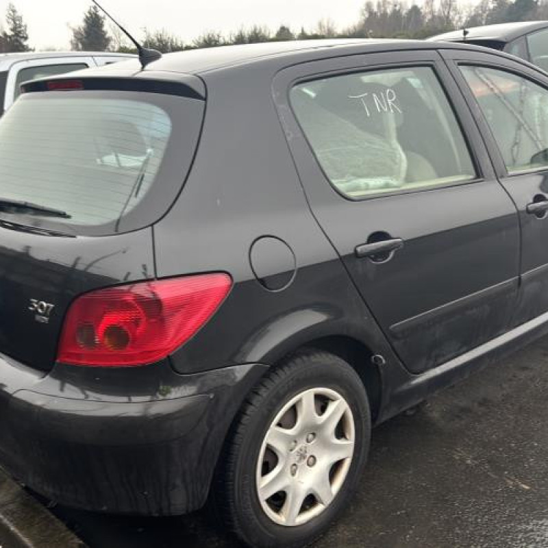 Attache ceinture arriere droit PEUGEOT 307 Photo n°3