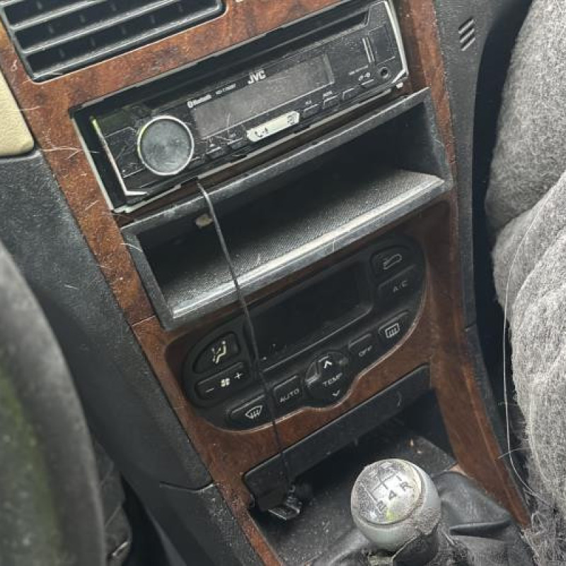 Attache ceinture arriere droit PEUGEOT 307 Photo n°13