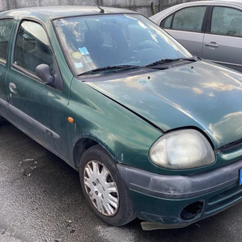 Calandre RENAULT CLIO 2 Photo n°6