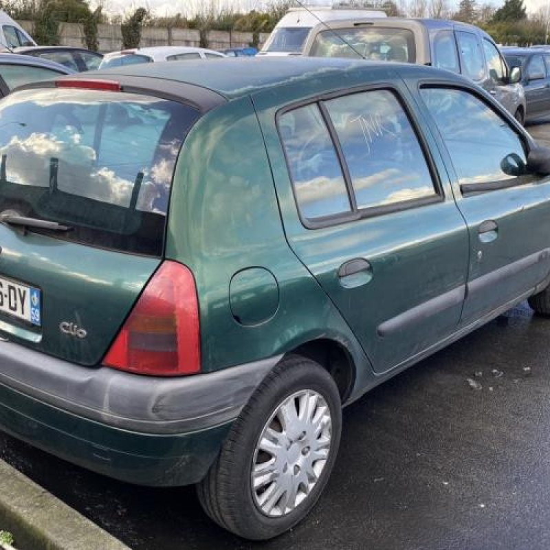 Calandre RENAULT CLIO 2 Photo n°7