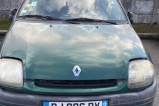 Calandre RENAULT CLIO 2