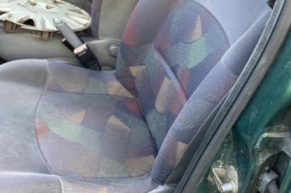 Calandre RENAULT CLIO 2