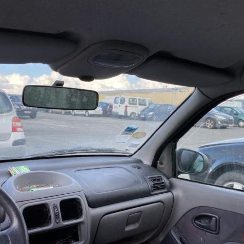 Calandre RENAULT CLIO 2 Photo n°20