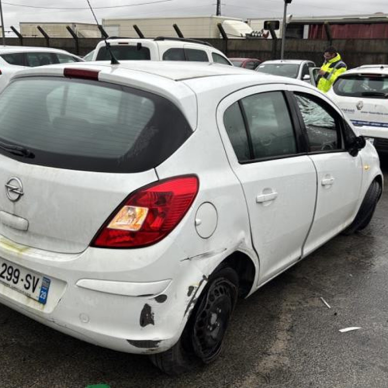 Poignee interieur avant gauche OPEL CORSA D Photo n°3
