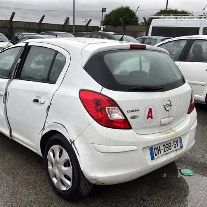 Poignee interieur avant gauche OPEL CORSA D Photo n°4