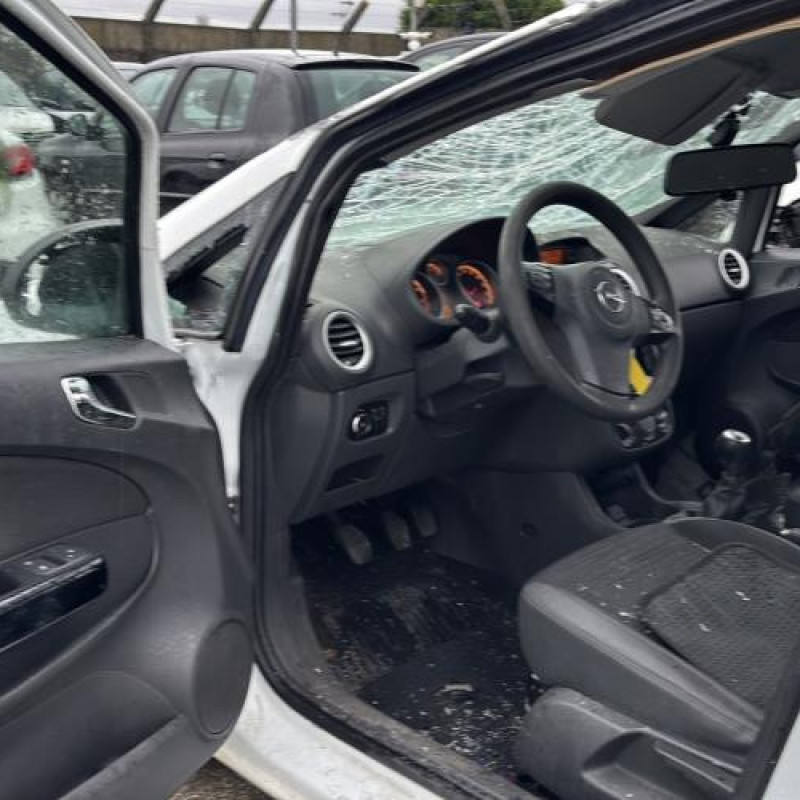 Poignee interieur avant gauche OPEL CORSA D Photo n°9