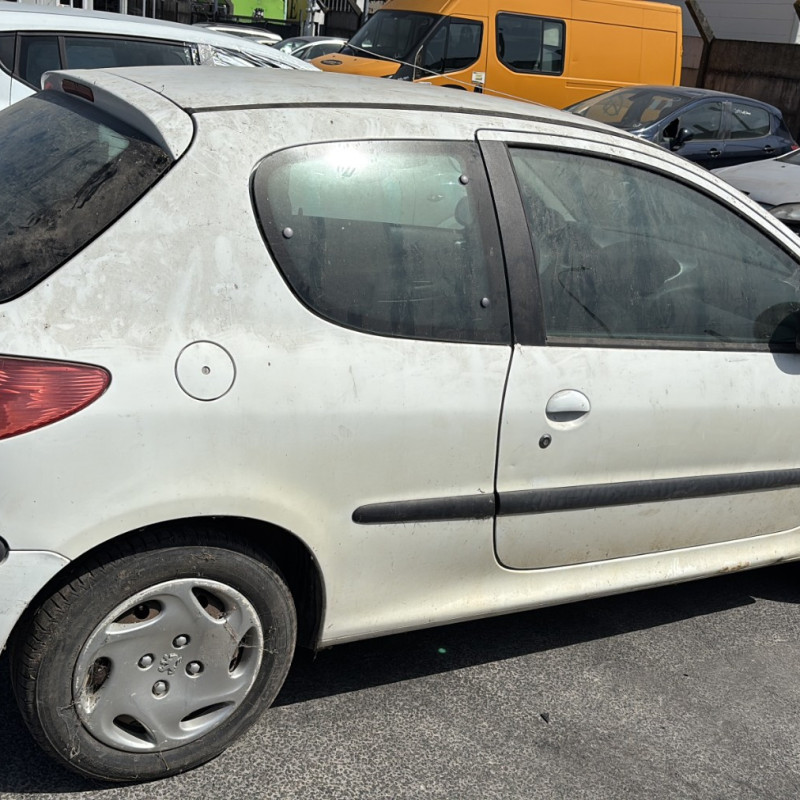 PEUGEOT 206 PHASE 1 1.4 HDI - 8V TURBO Photo n°6