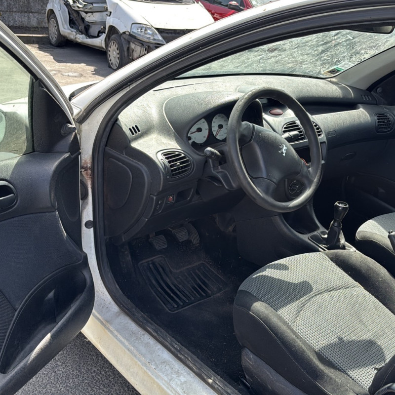 PEUGEOT 206 PHASE 1 1.4 HDI - 8V TURBO Photo n°9
