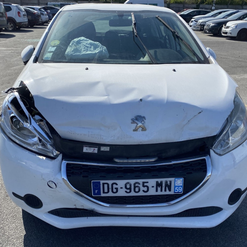 PEUGEOT 208 1 PHASE 1 1.4 HDI - 8V TURBO Photo n°8