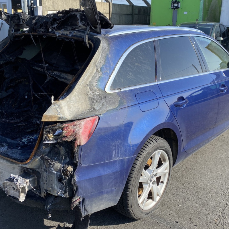 AUDI A4 4 AVANT PHASE 1 BREAK 2.0 TDI - 16V TURBO Photo n°3