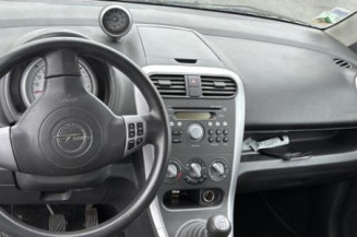 Feu arriere stop central OPEL AGILA B