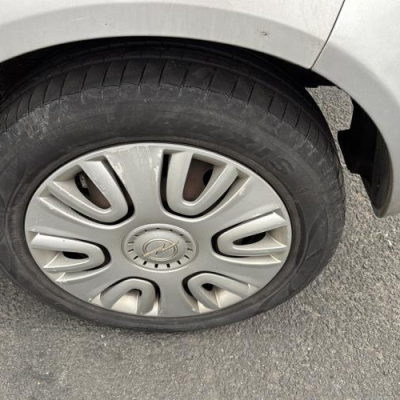 Feu arriere stop central OPEL AGILA B Photo n°14