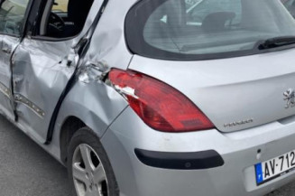 Feu arriere stop central PEUGEOT 308 1