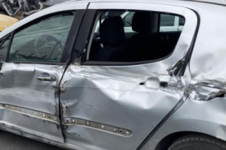 Feu arriere stop central PEUGEOT 308 1