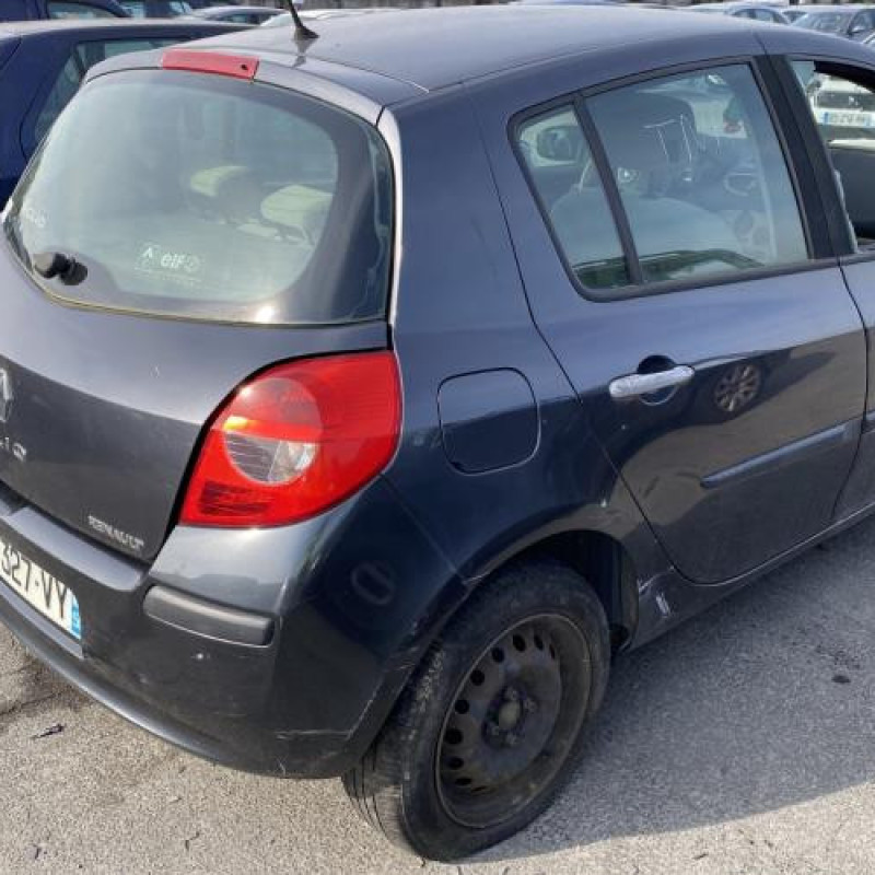 Pompe à carburant RENAULT CLIO 3 Photo n°3