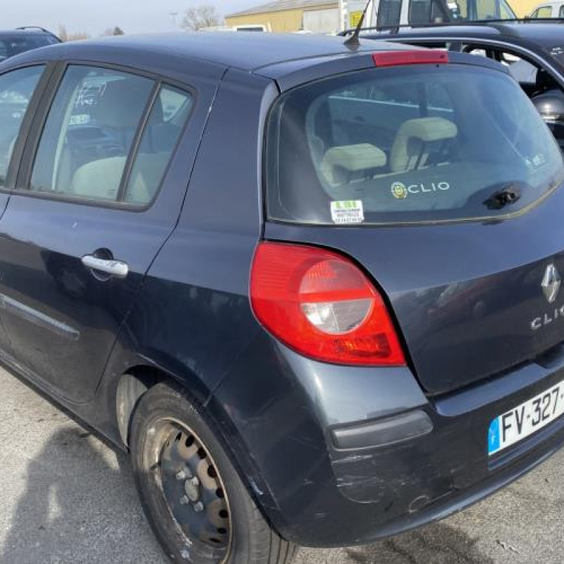 Pompe à carburant RENAULT CLIO 3 Photo n°4