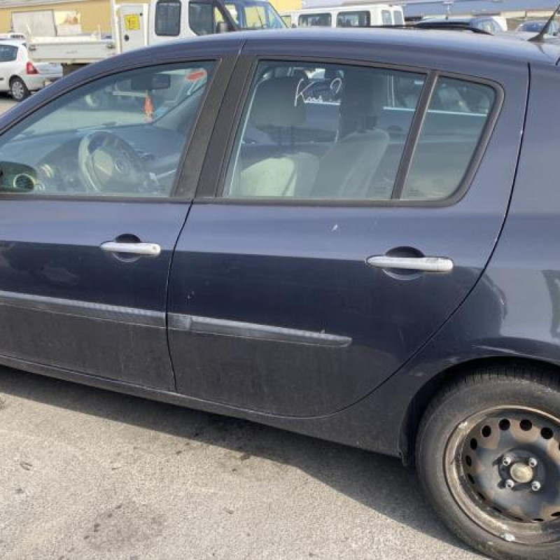 Pompe à carburant RENAULT CLIO 3 Photo n°6