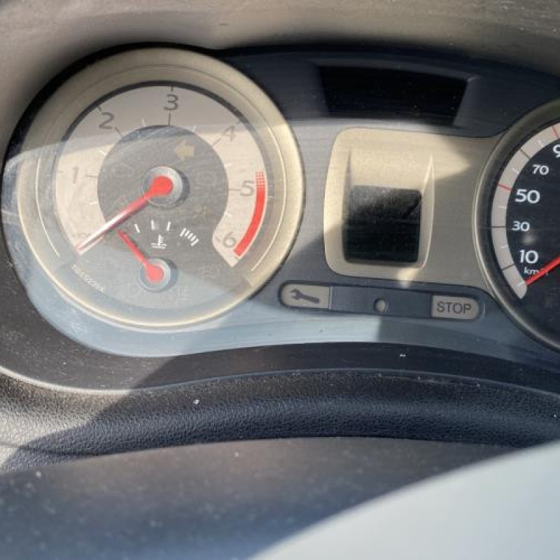 Pompe à carburant RENAULT CLIO 3 Photo n°19
