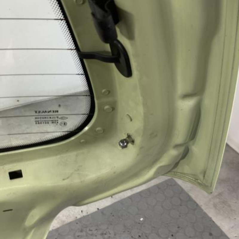 Malle/Hayon arriere RENAULT TWINGO 2 Photo n°11