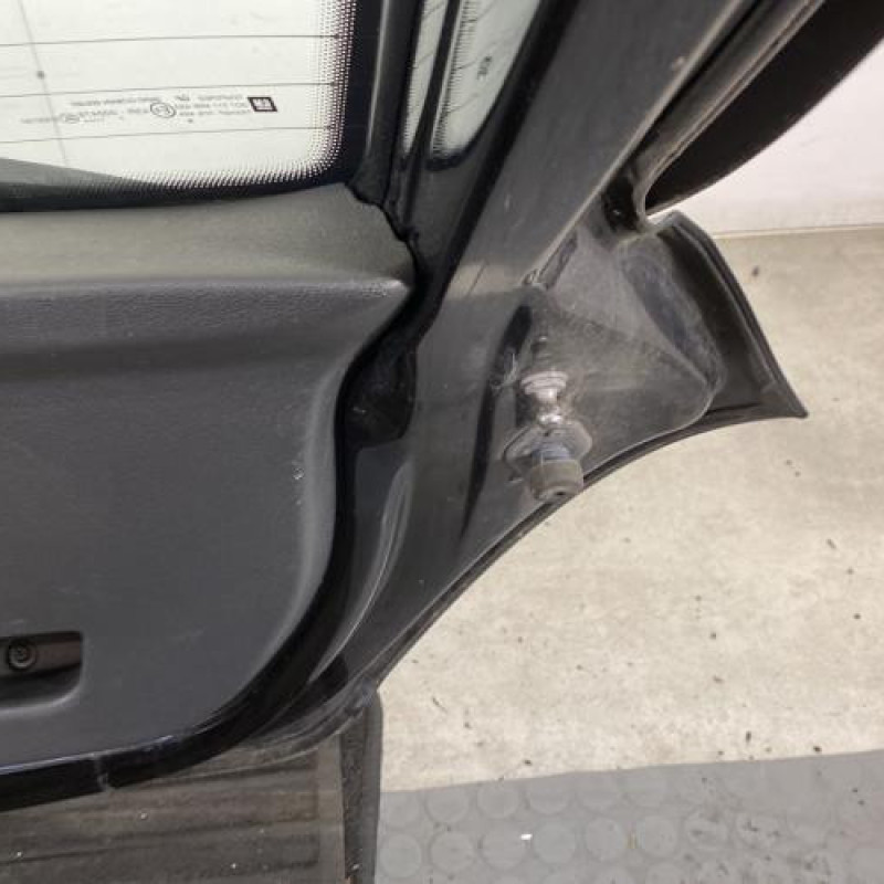 Malle/Hayon arriere OPEL CORSA D Photo n°9