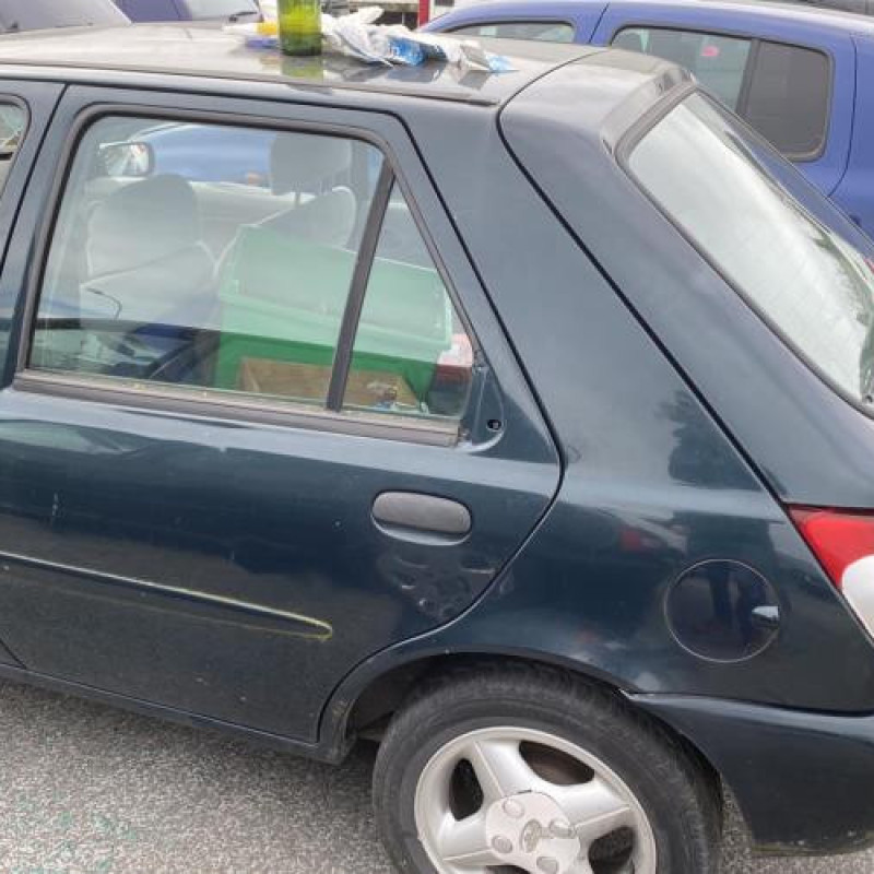 Calandre FORD FIESTA 4 Photo n°5