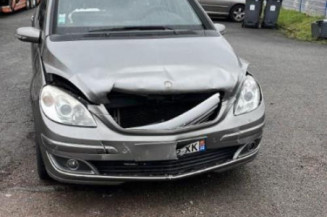 Aile avant droit MERCEDES CLASSE B 245