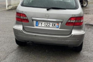 Aile avant droit MERCEDES CLASSE B 245