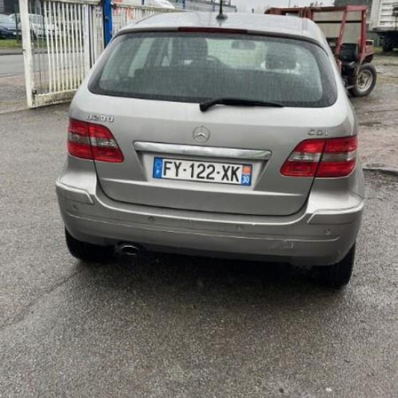 Aile avant droit MERCEDES CLASSE B 245 Photo n°12